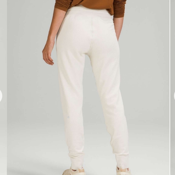 Lululemon Jogger - Picture 2 of 15
